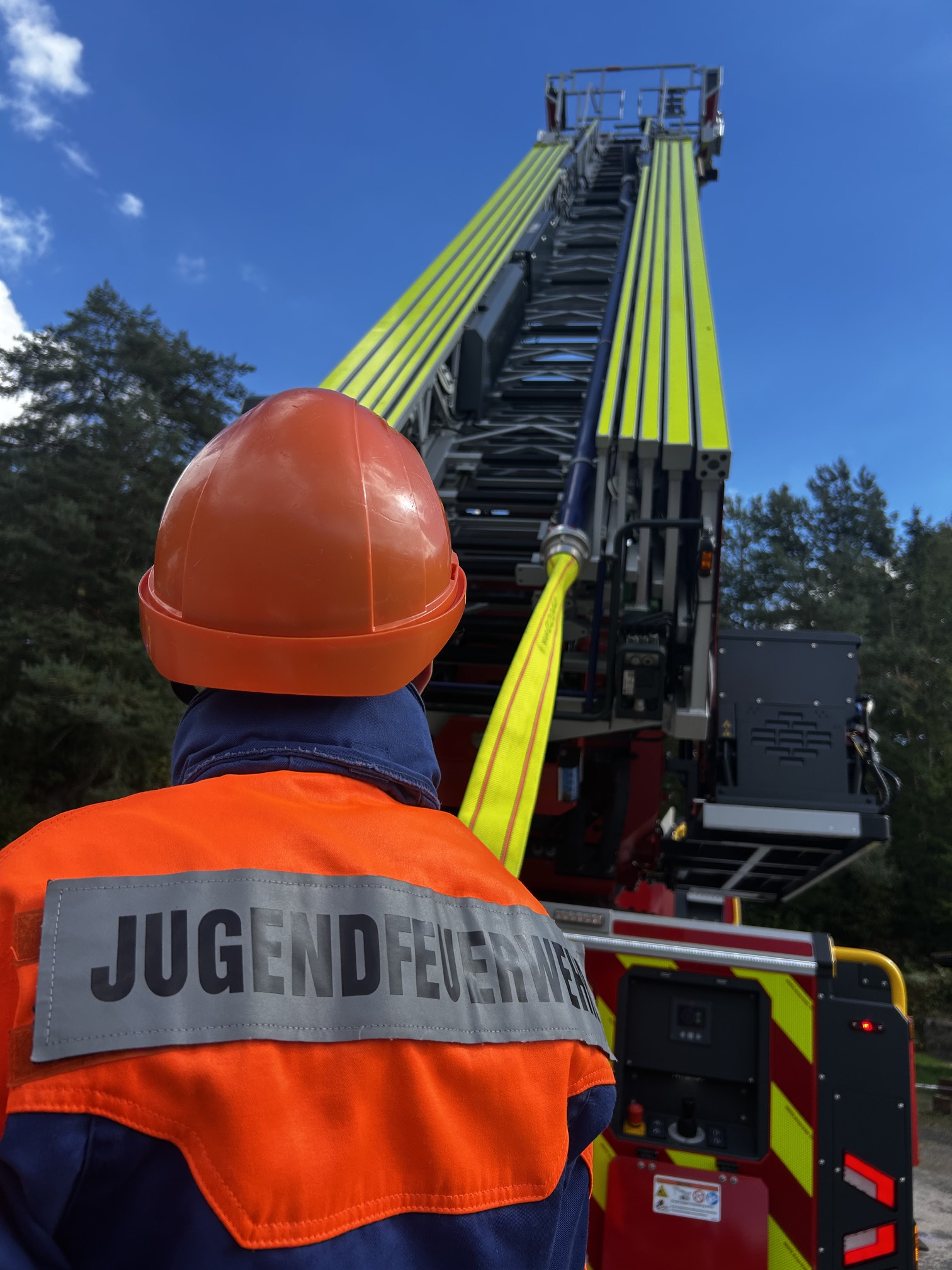 Jugendfeuerwehr Abschlussübung 2026 Beschädigte Gasleitung in der Straße