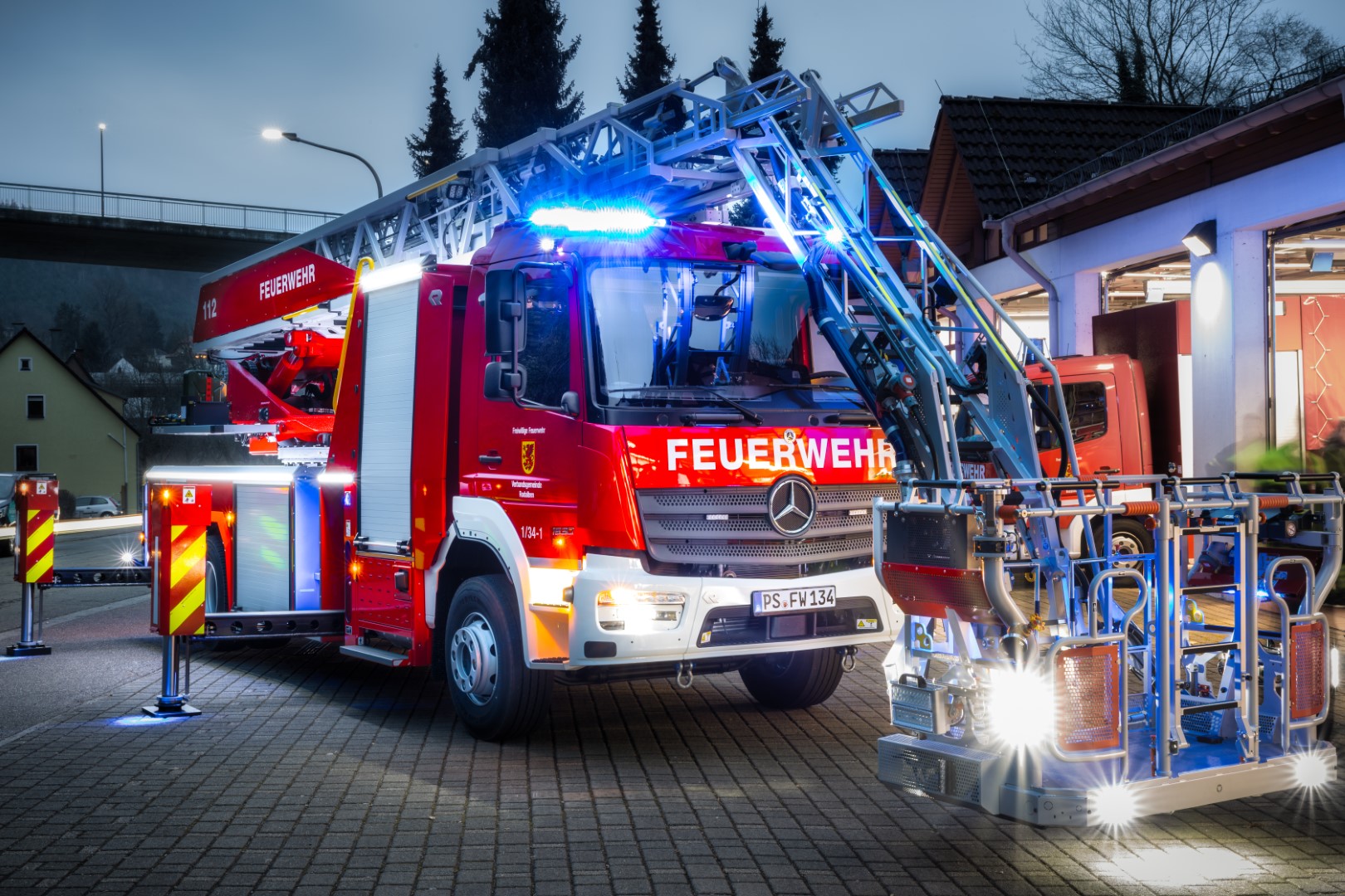 Feierliche Einweihung des neuen Drehleiterfahrzeug in Rodalben